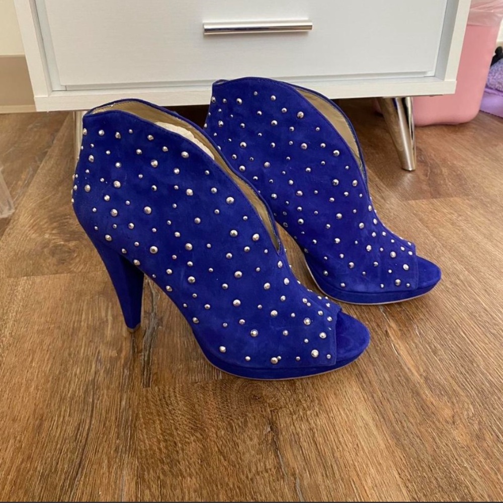INC International Concepts Royal Blue Heels with Pearl Details